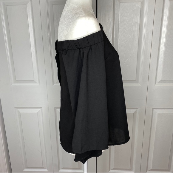 🔥SOLD🔥 Essue Off Shoulder Top Black Size Small - Picture 2 of 16